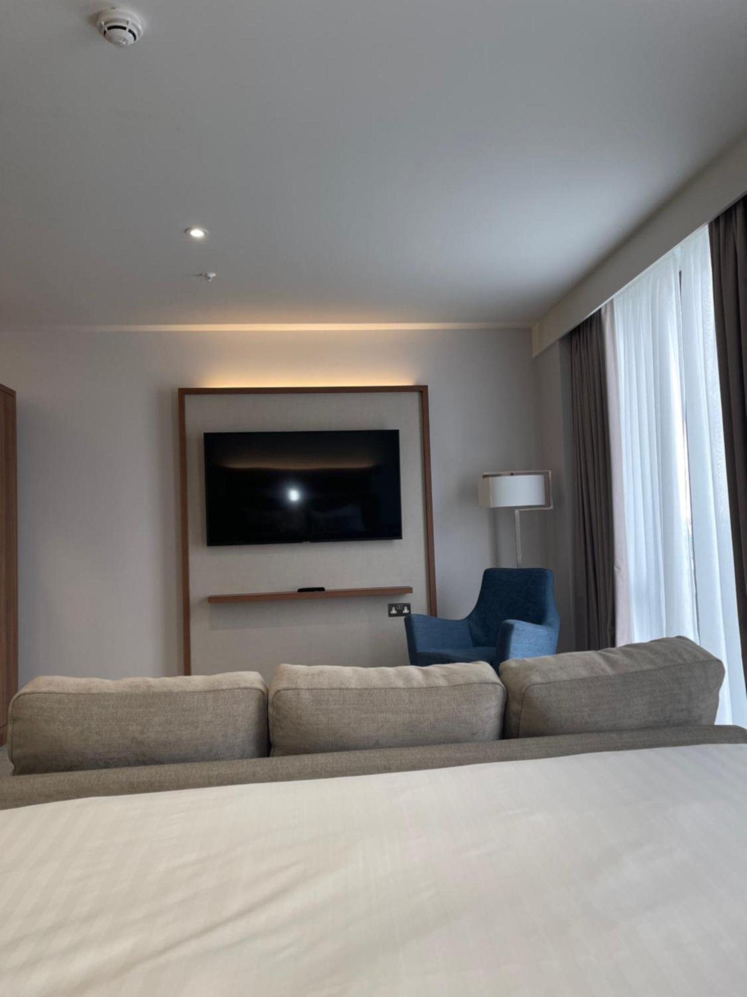Hotel Courtyard By Marriott London Heathrow Airport Harlington  Zewnętrze zdjęcie