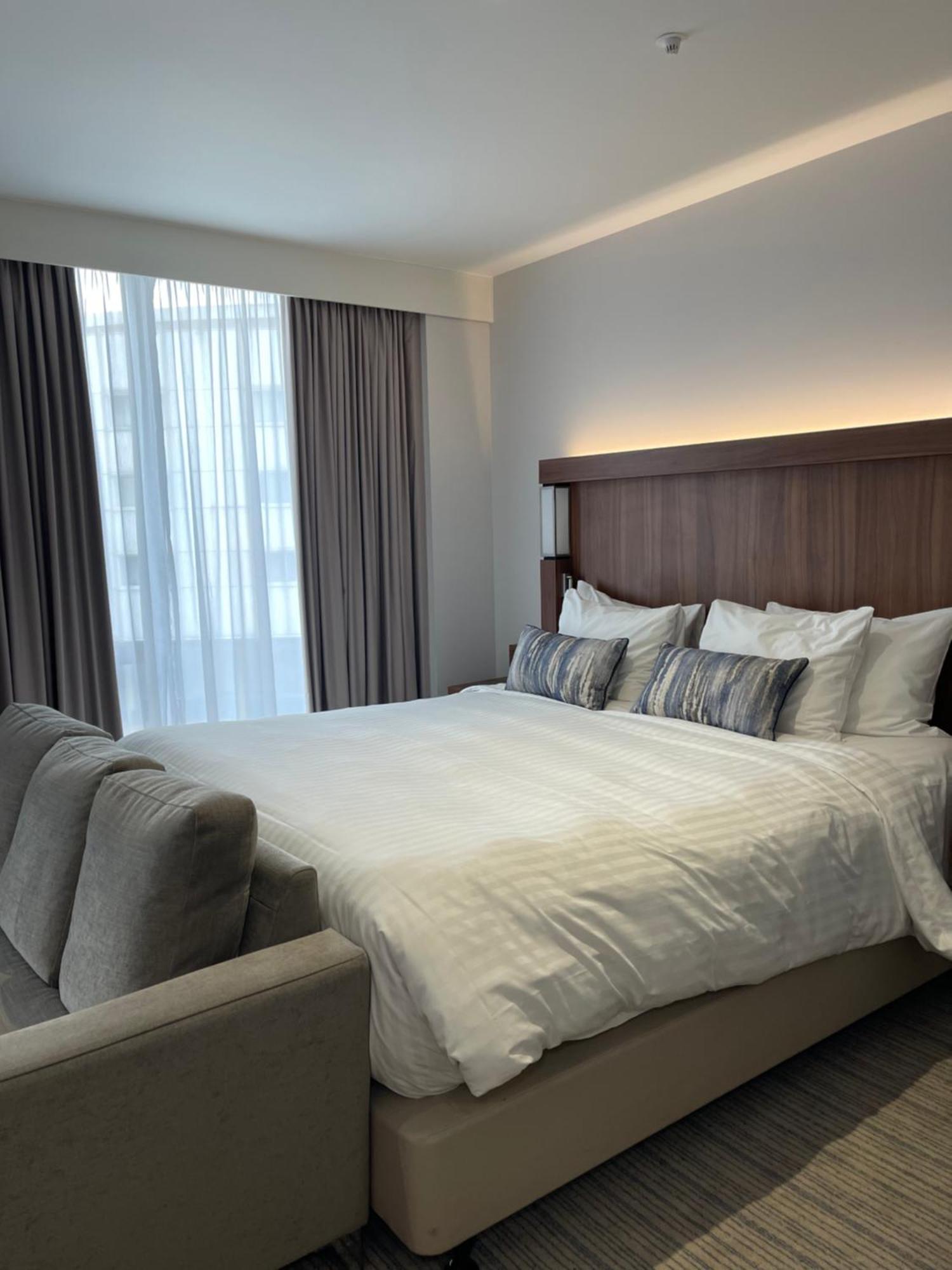 Hotel Courtyard By Marriott London Heathrow Airport Harlington  Zewnętrze zdjęcie
