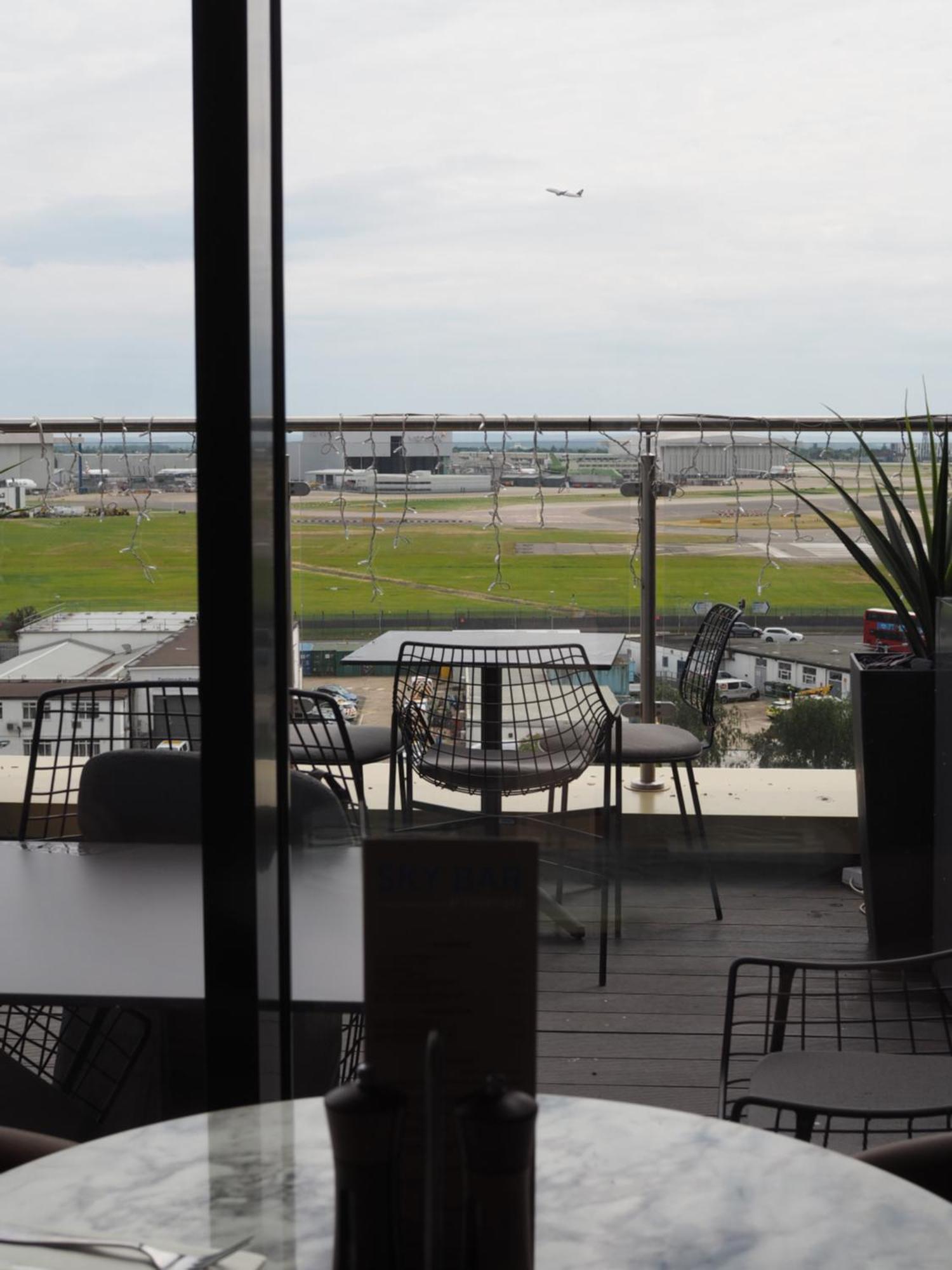 Hotel Courtyard By Marriott London Heathrow Airport Harlington  Zewnętrze zdjęcie