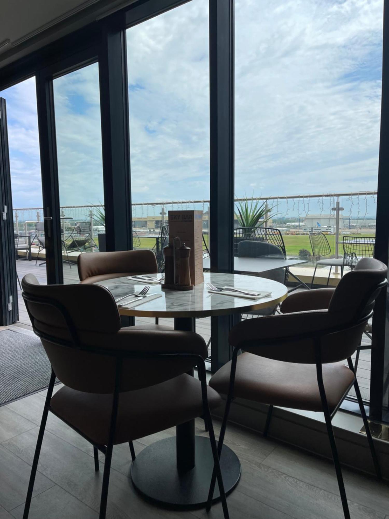 Hotel Courtyard By Marriott London Heathrow Airport Harlington  Zewnętrze zdjęcie