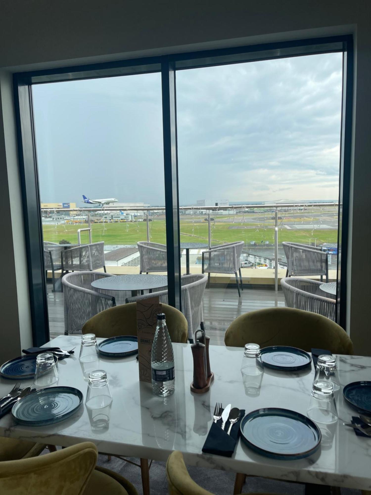 Hotel Courtyard By Marriott London Heathrow Airport Harlington  Zewnętrze zdjęcie