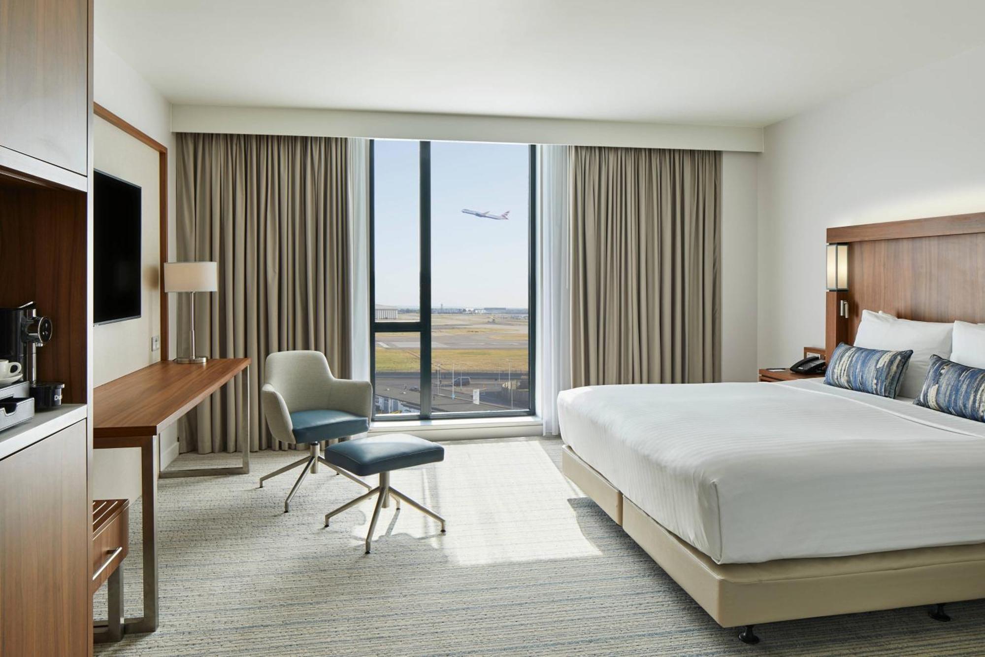 Hotel Courtyard By Marriott London Heathrow Airport Harlington  Zewnętrze zdjęcie